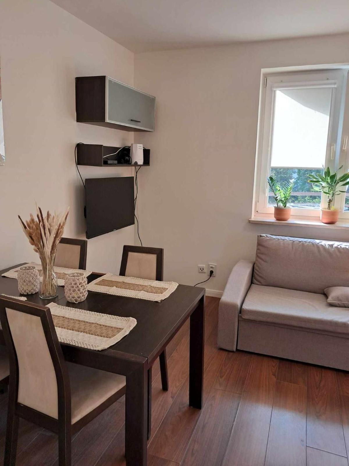 Apartament Julia 1-4 Os Parter Balkon Garaz Westerplatte Kielce Bagian luar foto